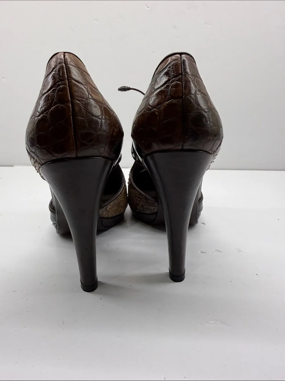 Stuart Weitzman Multi-Tone Brown Lace-Up Pointed Pumps - Picture 6 of 7